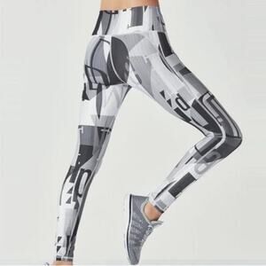 Fabletics Demi Lovato Graphic Print Grey Leggings High Waist Lisette Y2K